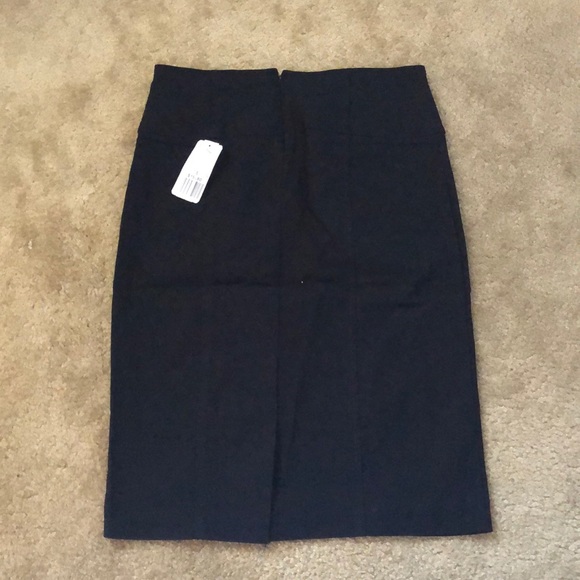 NWT Forever 21 Black Skirt. Size Small. - Picture 2 of 4